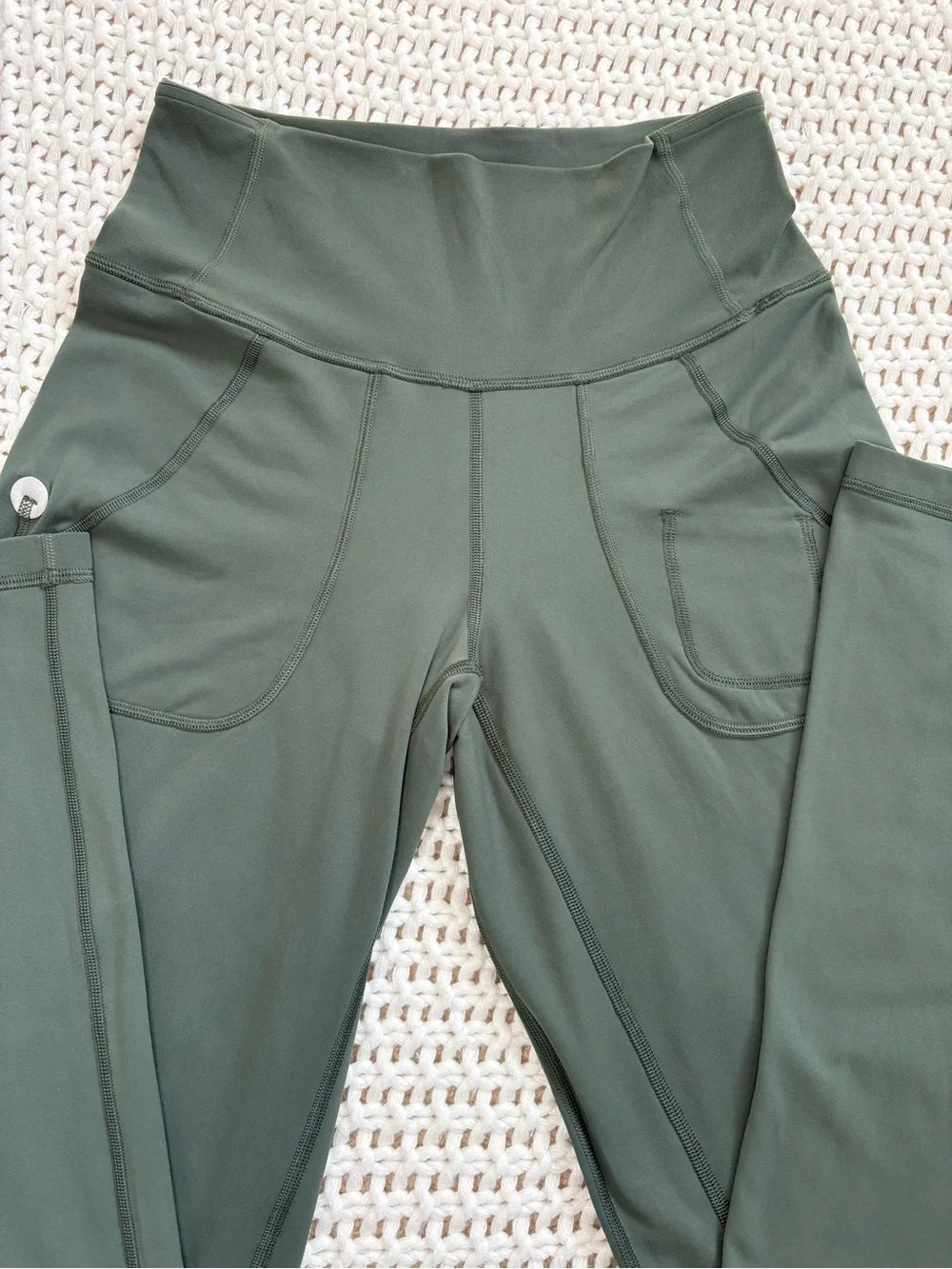 lululemon align hr wide leg pant 31” in dark forest size 6